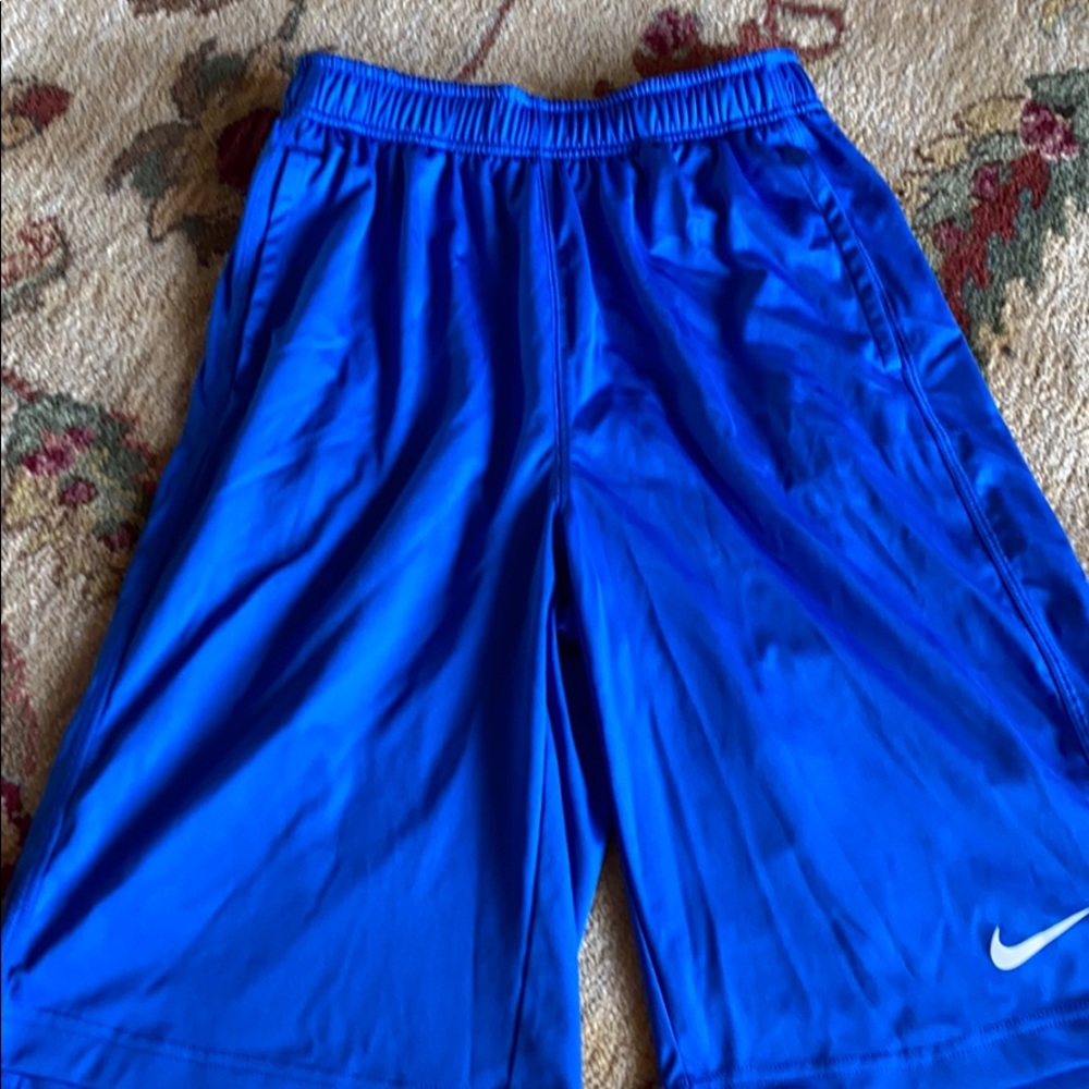 Nike basketball shorts boys XL